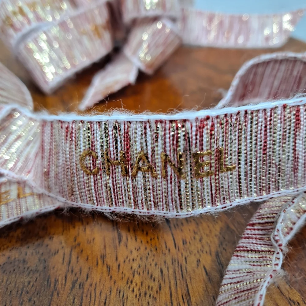 CHANEL logo bows